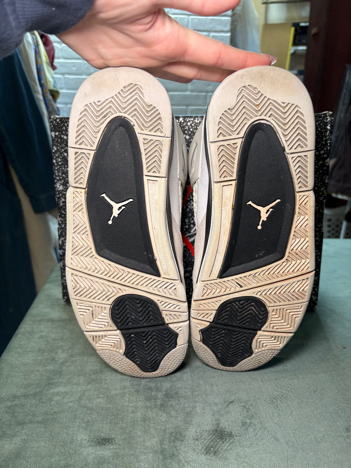 Men’s Air Jordan 4 Retro White Oreo (Tech Grey) – Men’s Size 10 Sneakers