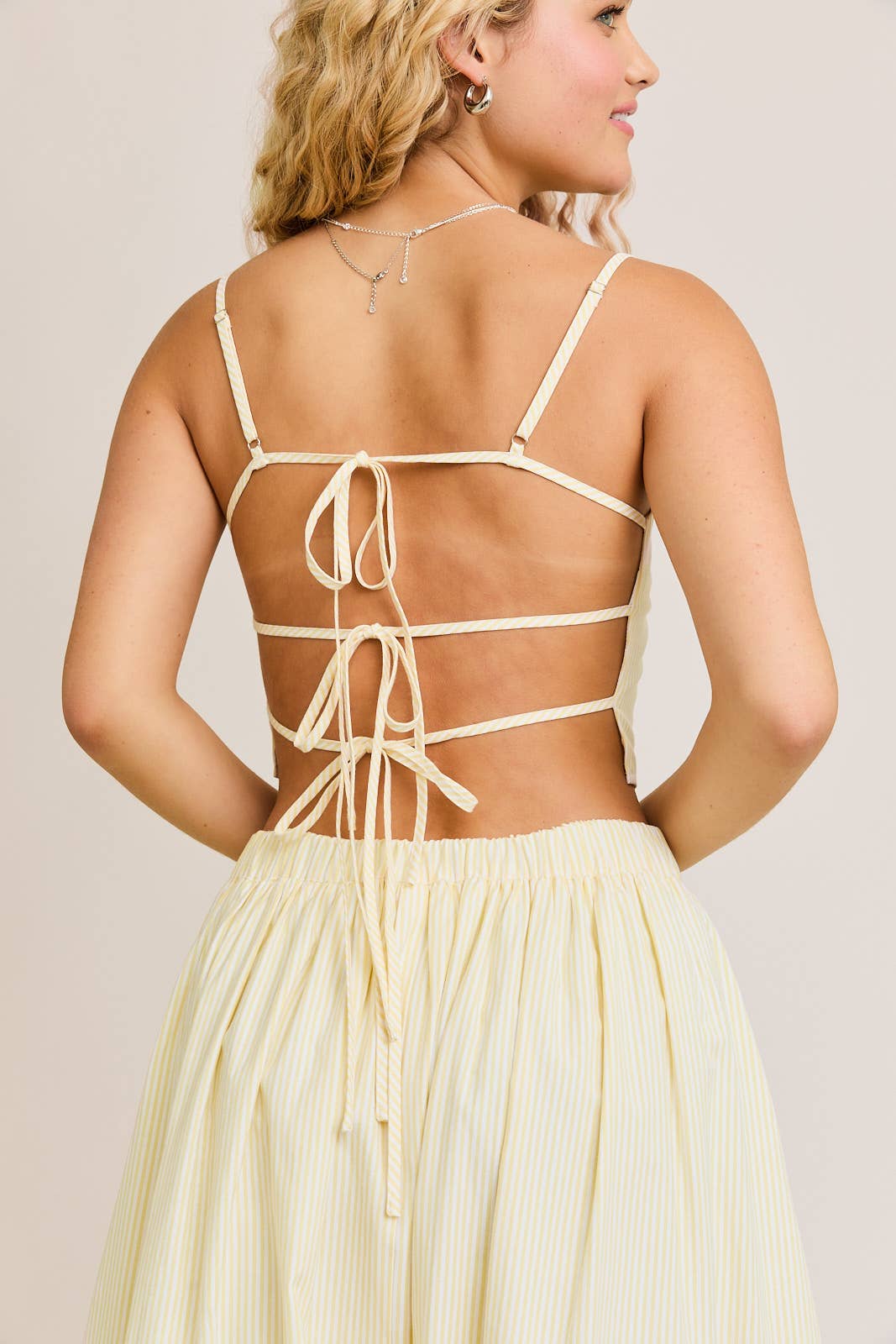LE LIS - BACK TIE DETAIL SPAGHETTI TOP WITH BUBBLE HEM MIDI SKIRT: WHITE-YELLOW STRIPE / XS