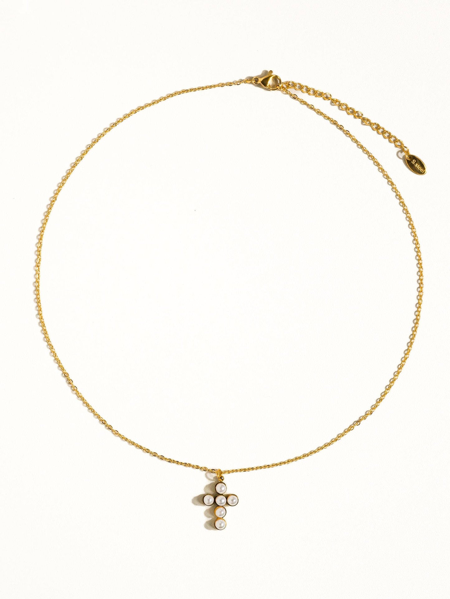 Flânerie by MAIQ - Faith Non-Tarnish Dainty Pearl Cross Necklace: Yellow Gold