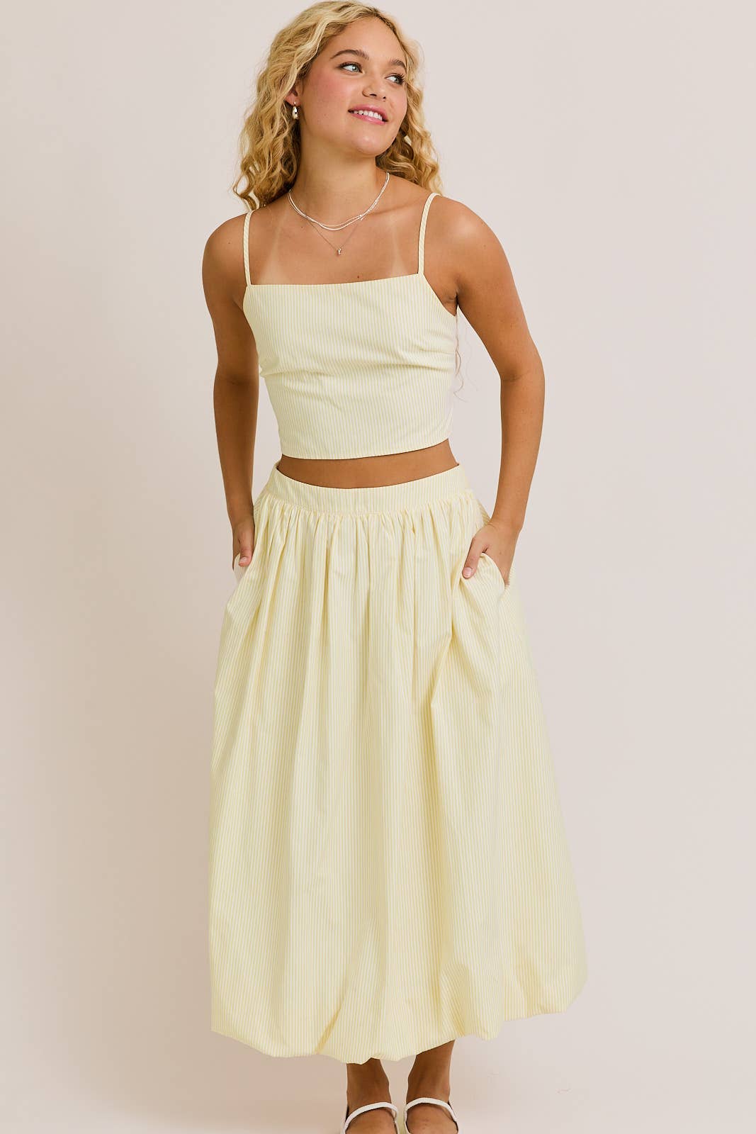 LE LIS - BACK TIE DETAIL SPAGHETTI TOP WITH BUBBLE HEM MIDI SKIRT: WHITE-YELLOW STRIPE / XS