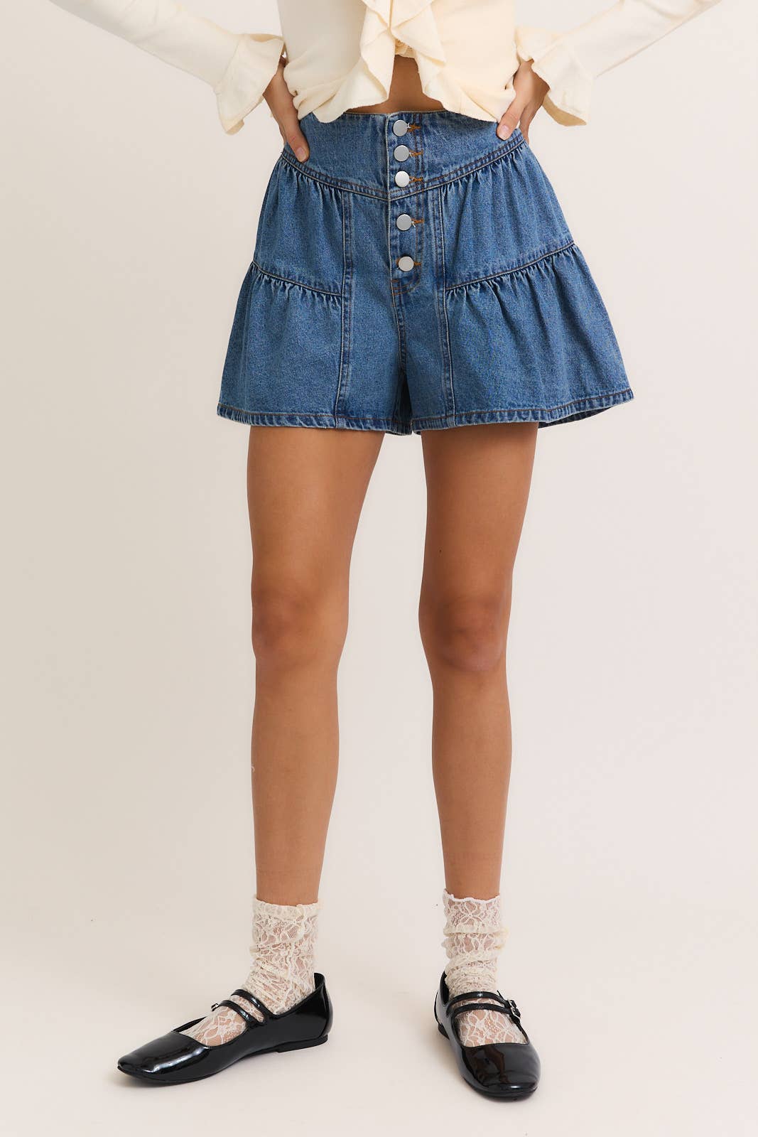 LE LIS - HIGH WAIST FLARE SHORTS: DENIM / L