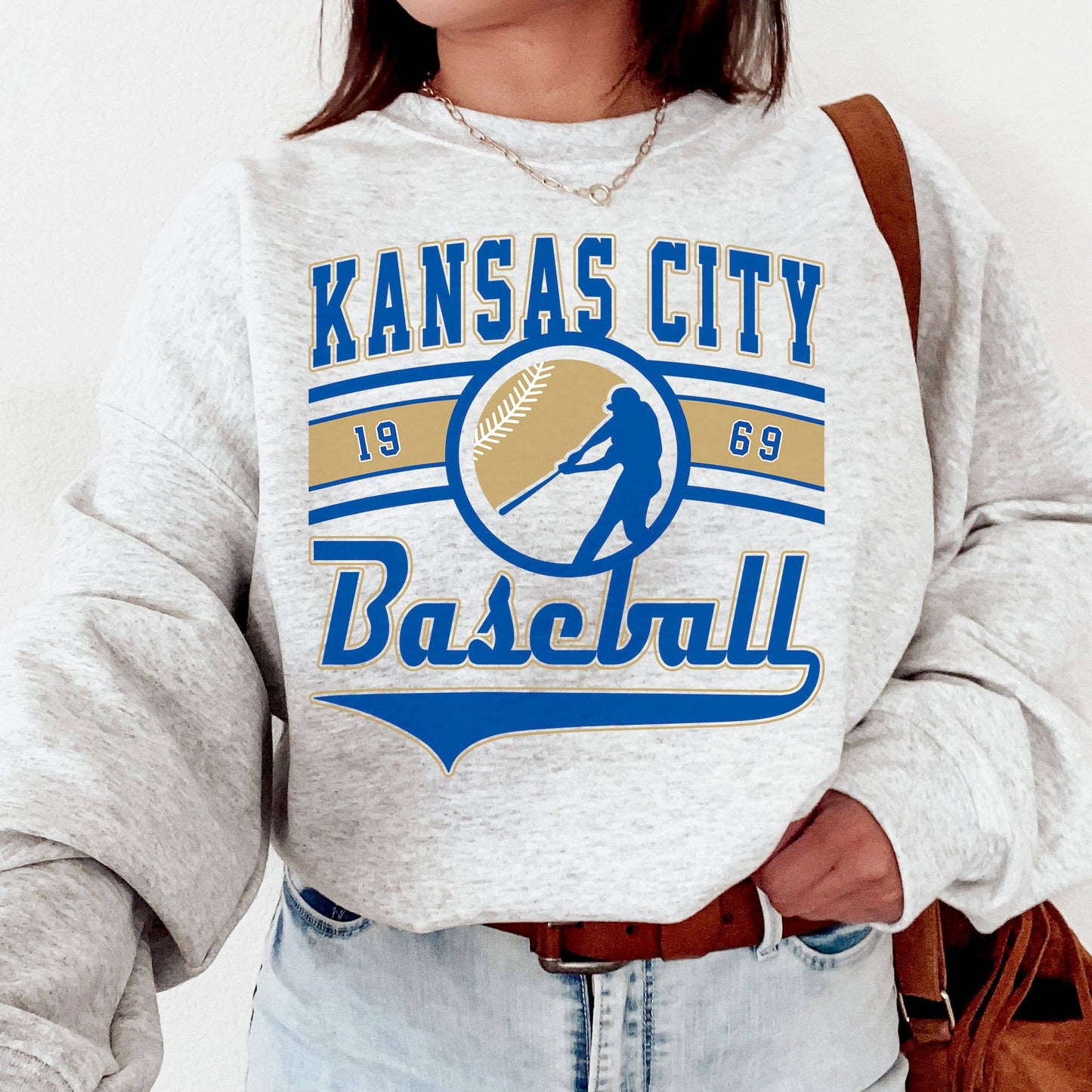 TheKingShirt - Vintage KC Royals EST 1969 Baseball Crewneck Sweatshirt: White / M