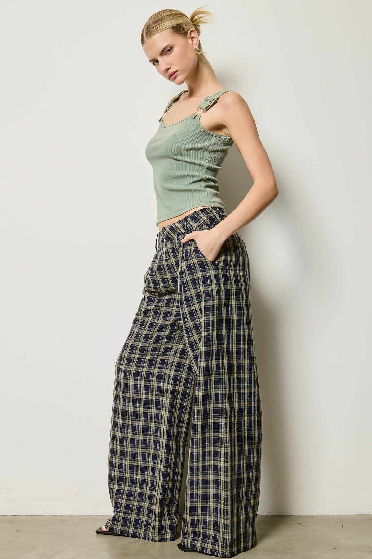 Mimosa - Plaid Pleated Wide Leg Trousers: Navy / L