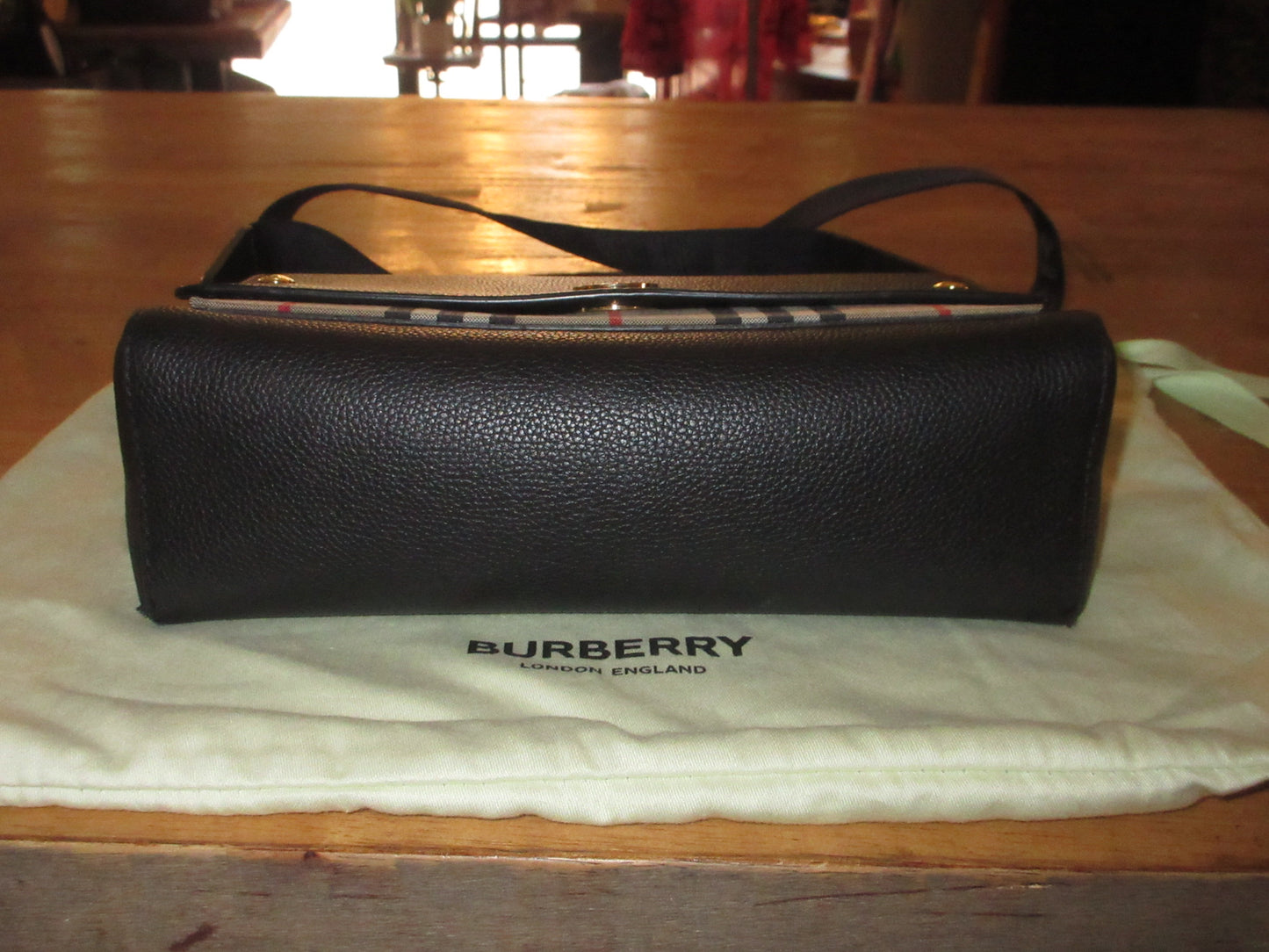Burberry Hampshire Leather Crossbody Bag – Black with Vintage Check Trim