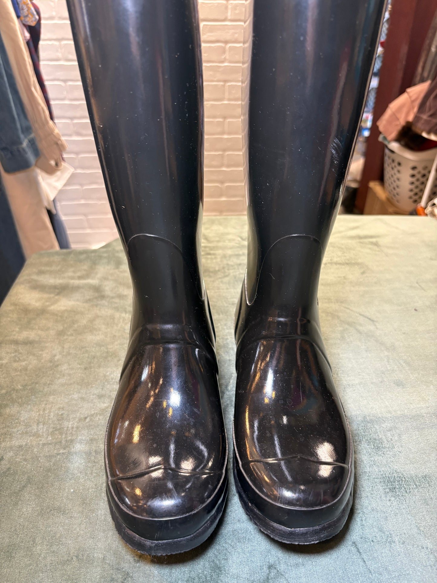 Hunter Original Tall Gloss Rain Boots – Black Waterproof Women’s