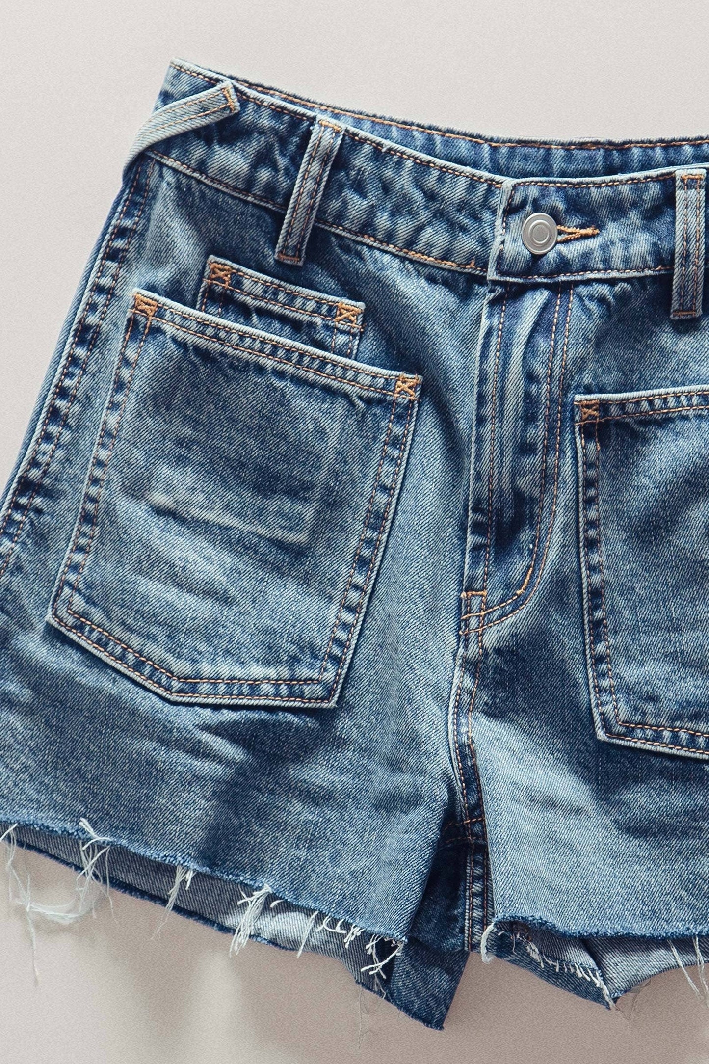 Urban Daizy - High Rise Patch Pocket Raw Hem Denim Shorts: DENIM BLUE / S-M-L:2-2-2