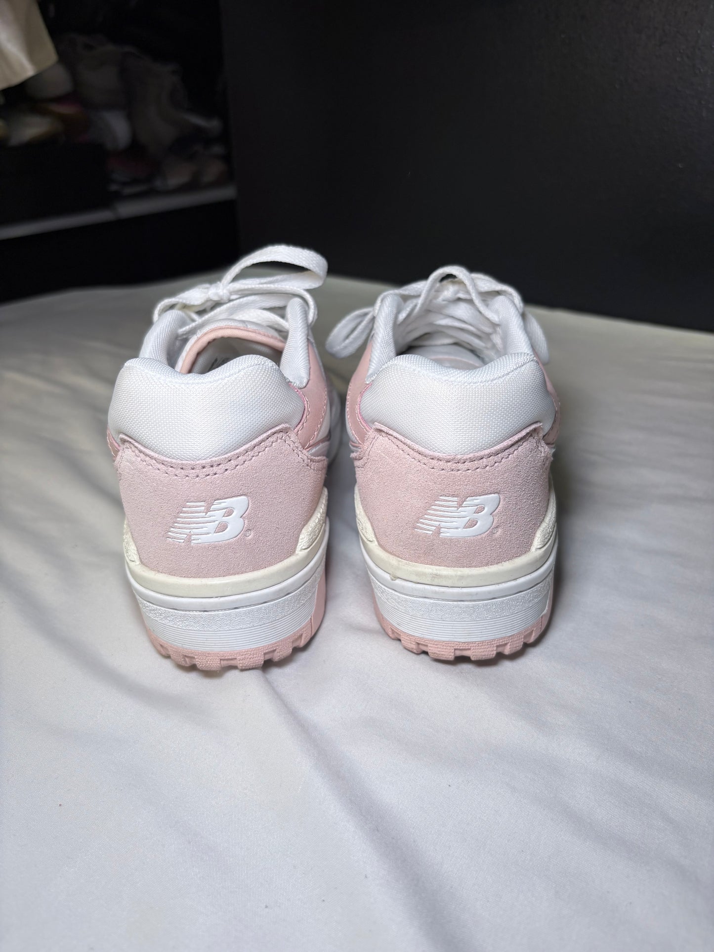New Balance 550 Sneakers – Pink & White Retro Style