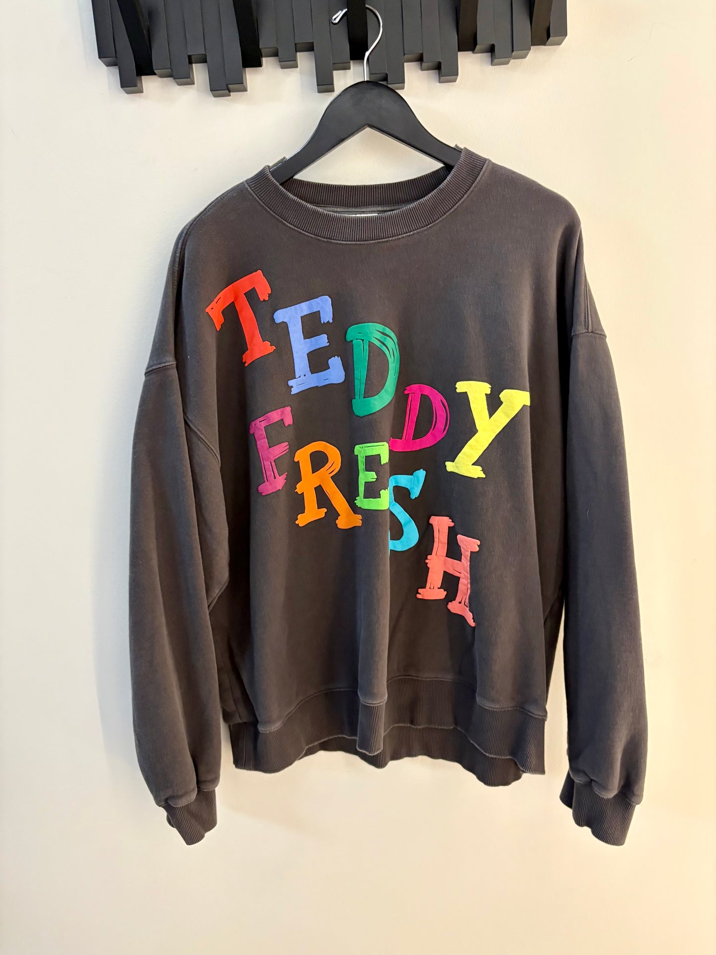Teddy Fresh Multicolor Logo Graphic Crewneck Sweatshirt Washed Black