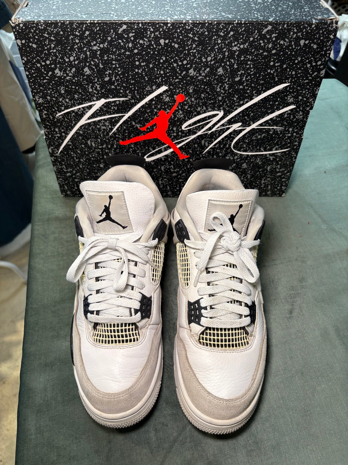 Men’s Air Jordan 4 Retro White Oreo (Tech Grey) – Men’s Size 10 Sneakers