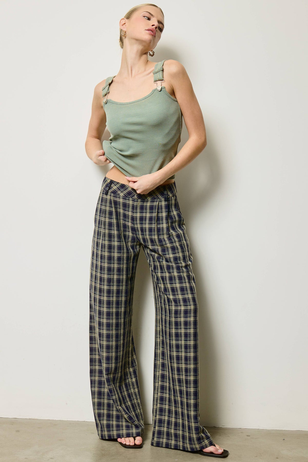 Mimosa - Plaid Pleated Wide Leg Trousers: Navy / L