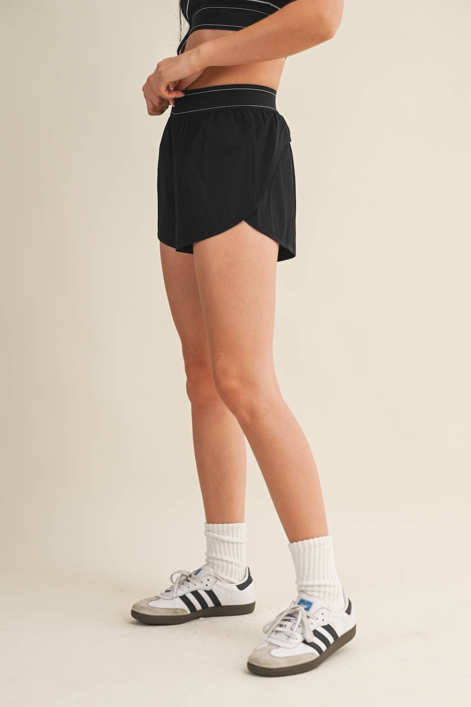 KIMBERLY C - Lightweight Shorts with Elastic Waistband: Black / L