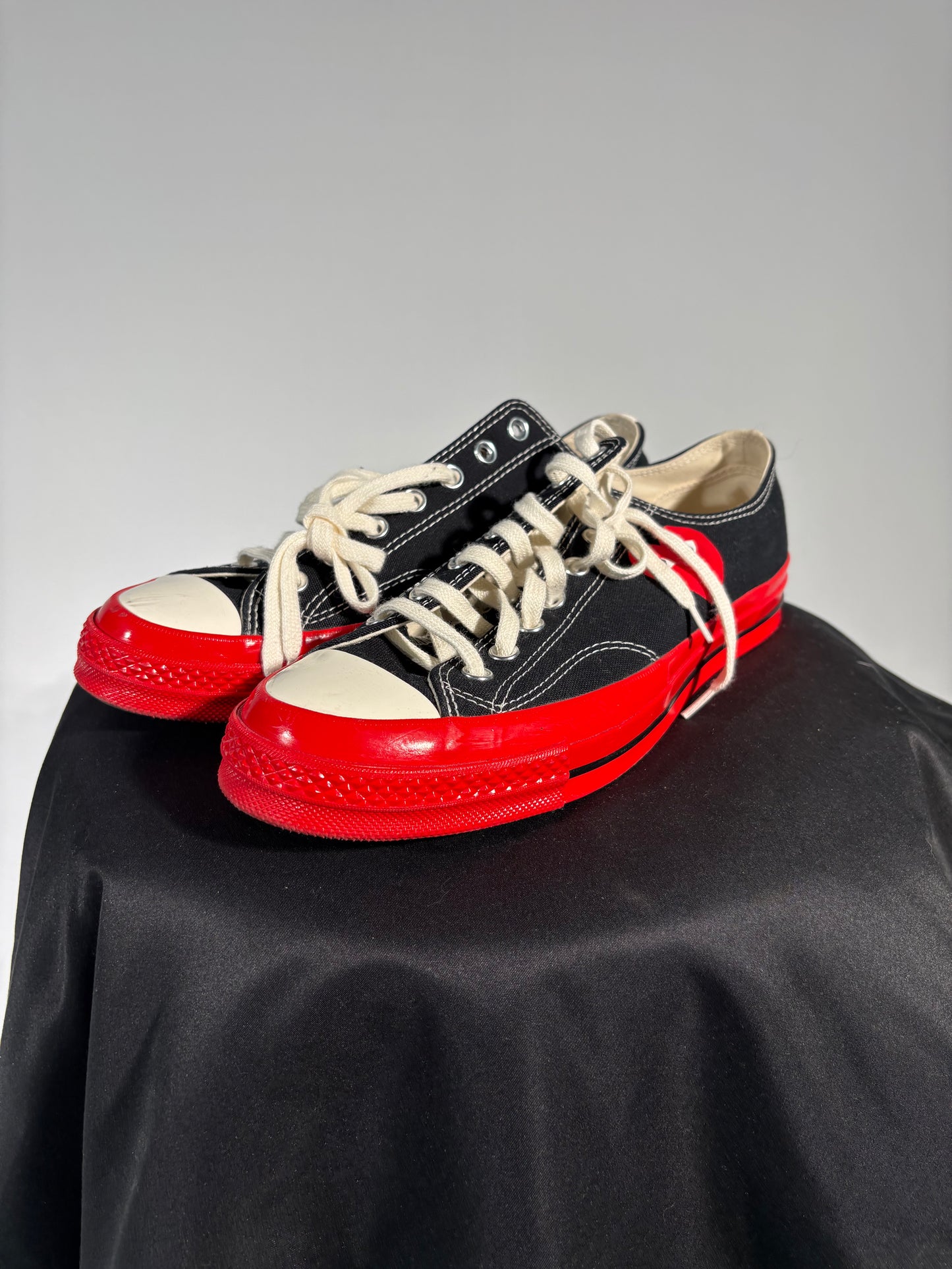 Comme des Garçons Play x Converse Low-Top Sneakers