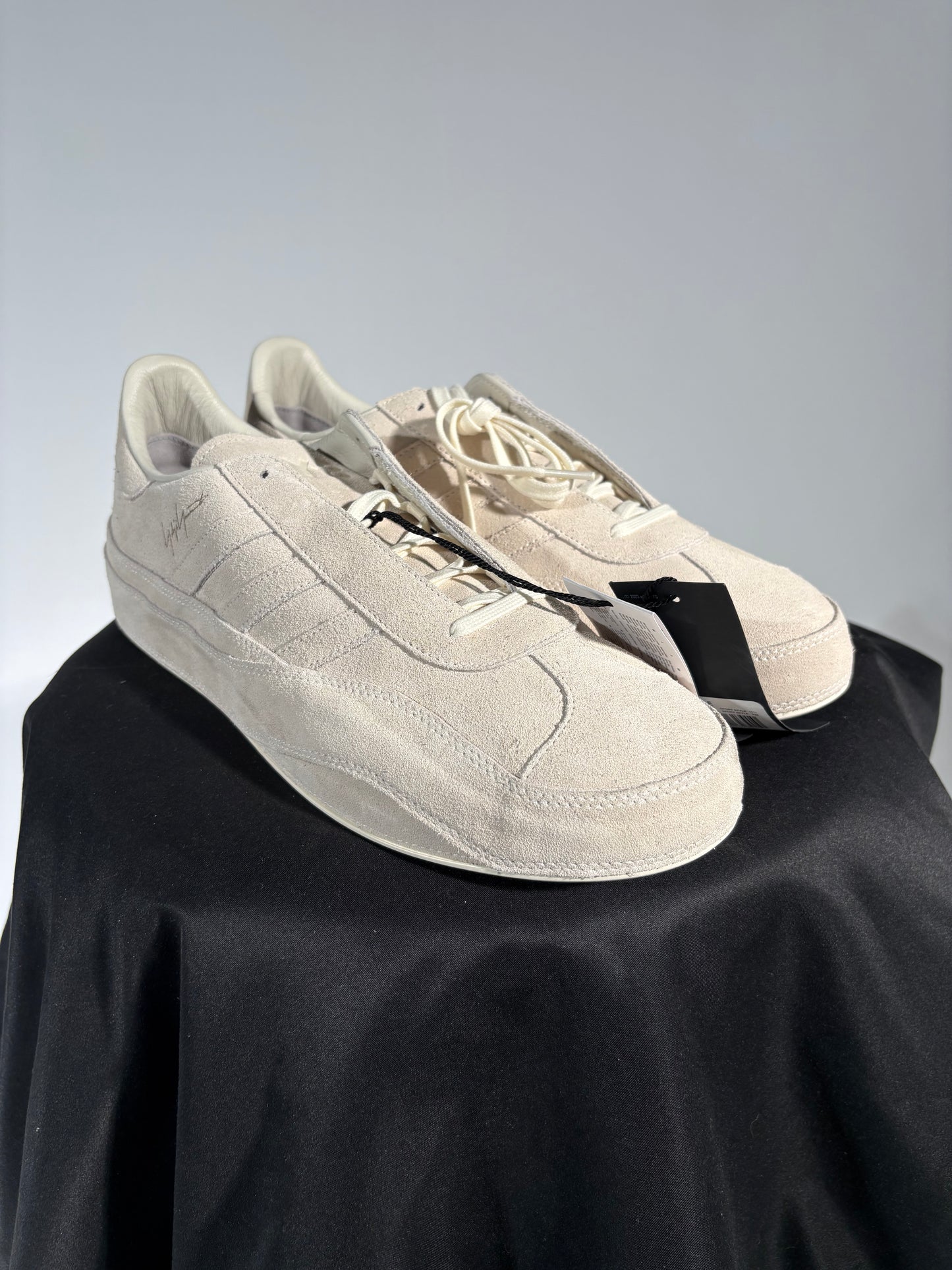 Y-3 Cream Suede Low-Top Sneakers