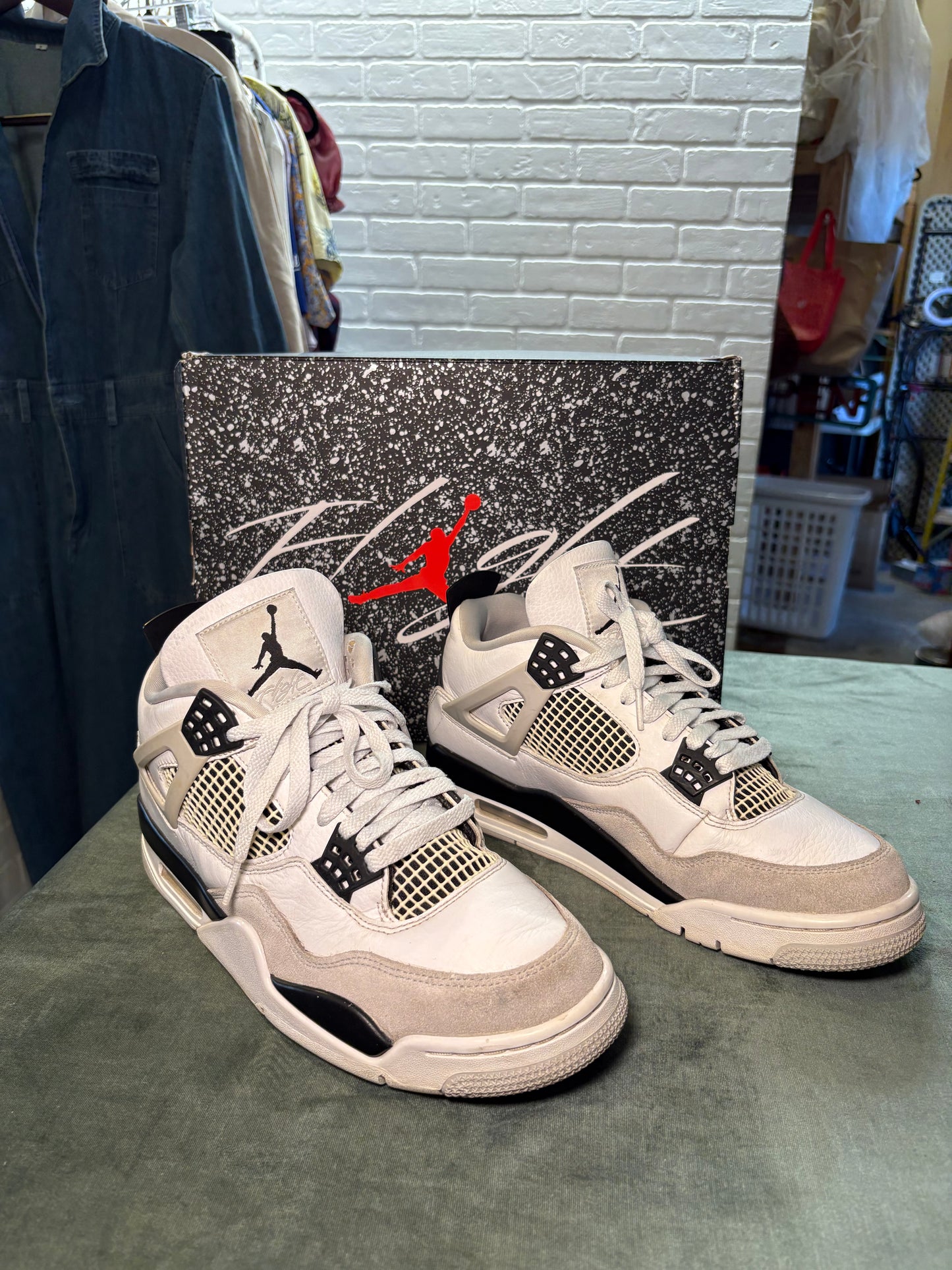 Men’s Air Jordan 4 Retro White Oreo (Tech Grey) – Men’s Size 10 Sneakers