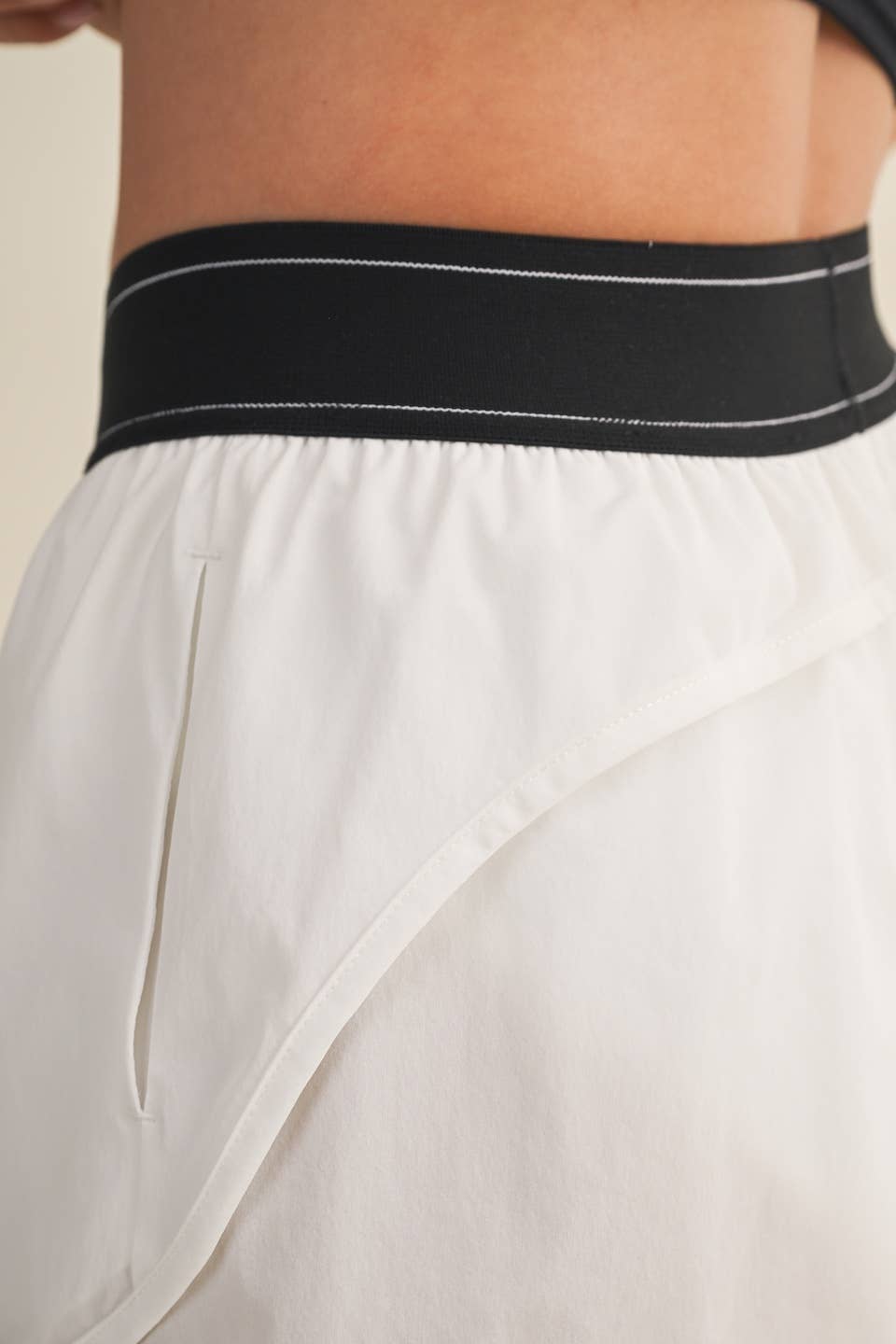 KIMBERLY C - Lightweight Shorts with Elastic Waistband: Black / L