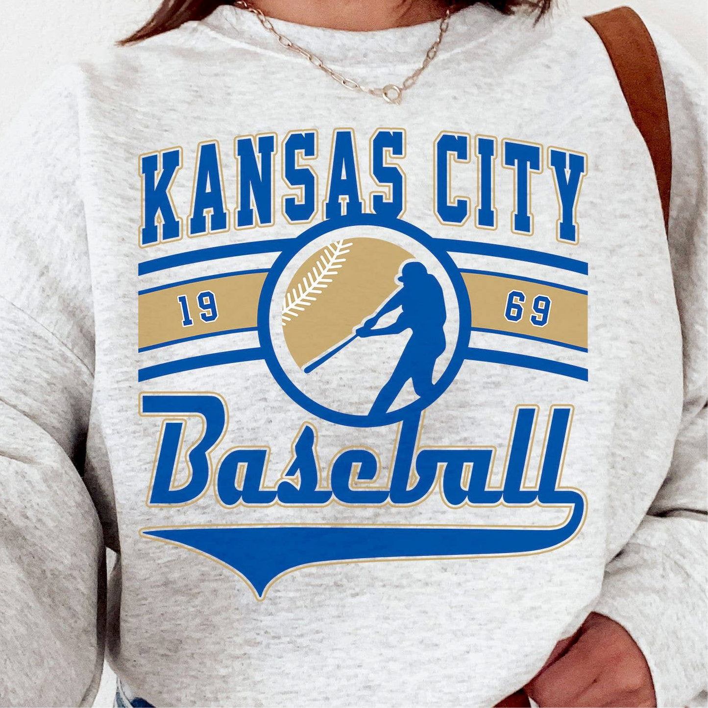 TheKingShirt - Vintage KC Royals EST 1969 Baseball Crewneck Sweatshirt: White / M
