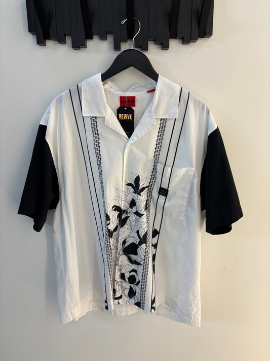 HUGO Boss Men’s Medium Black White Chain Floral Graphic Camp Collar Shirt