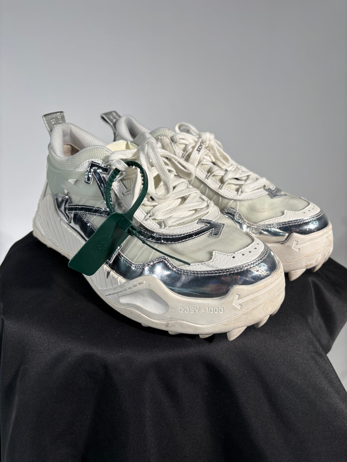 Off-White ODSY-1000 Low-Top Sneakers