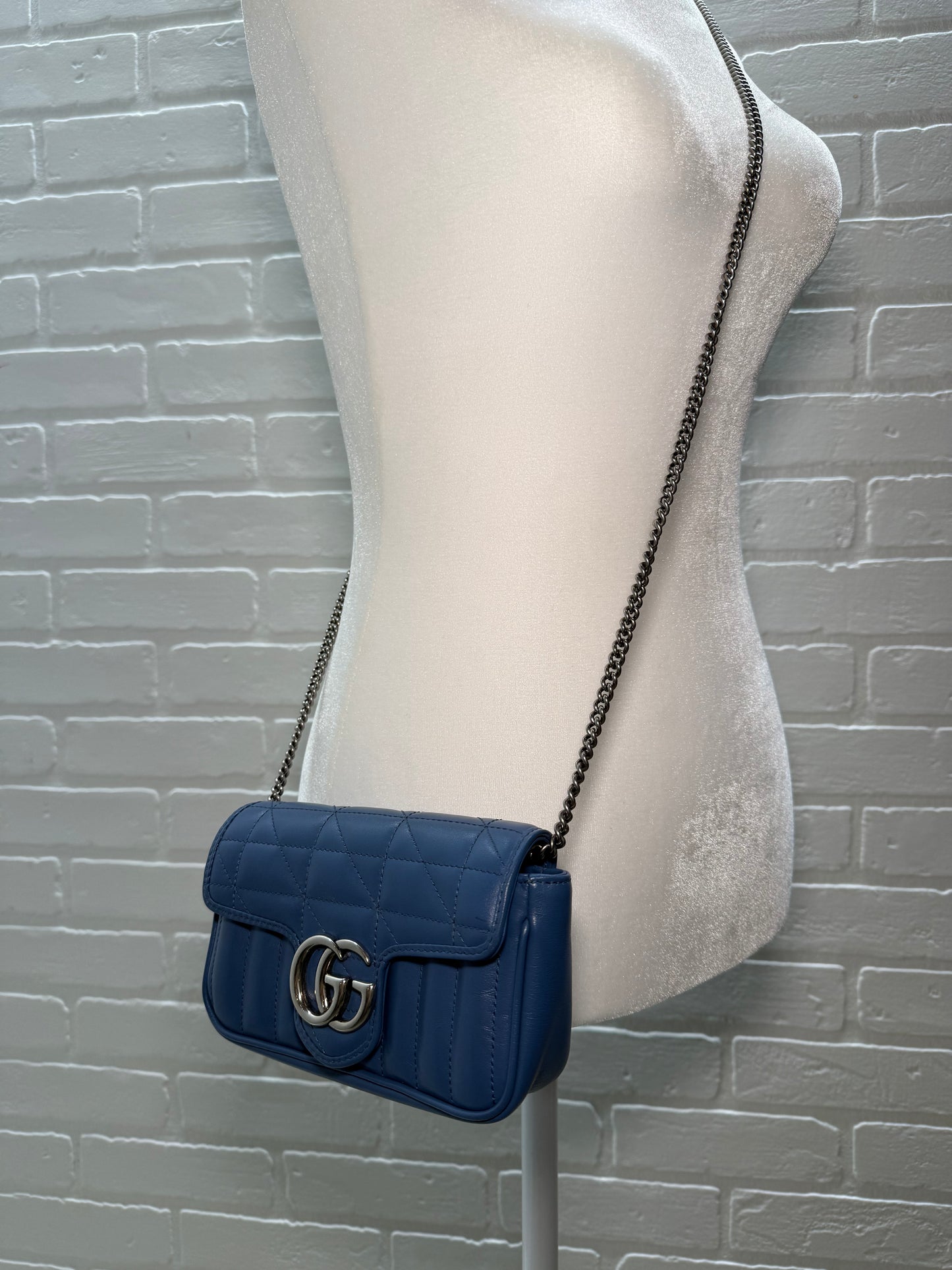 Gucci GG Marmont Matelasse Super Mini