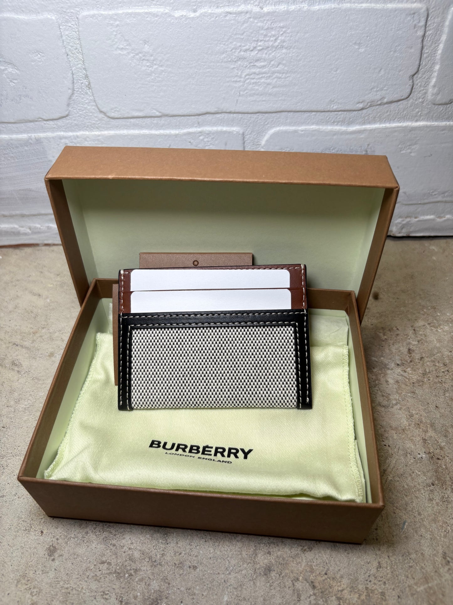 Burberry Horseferry card case