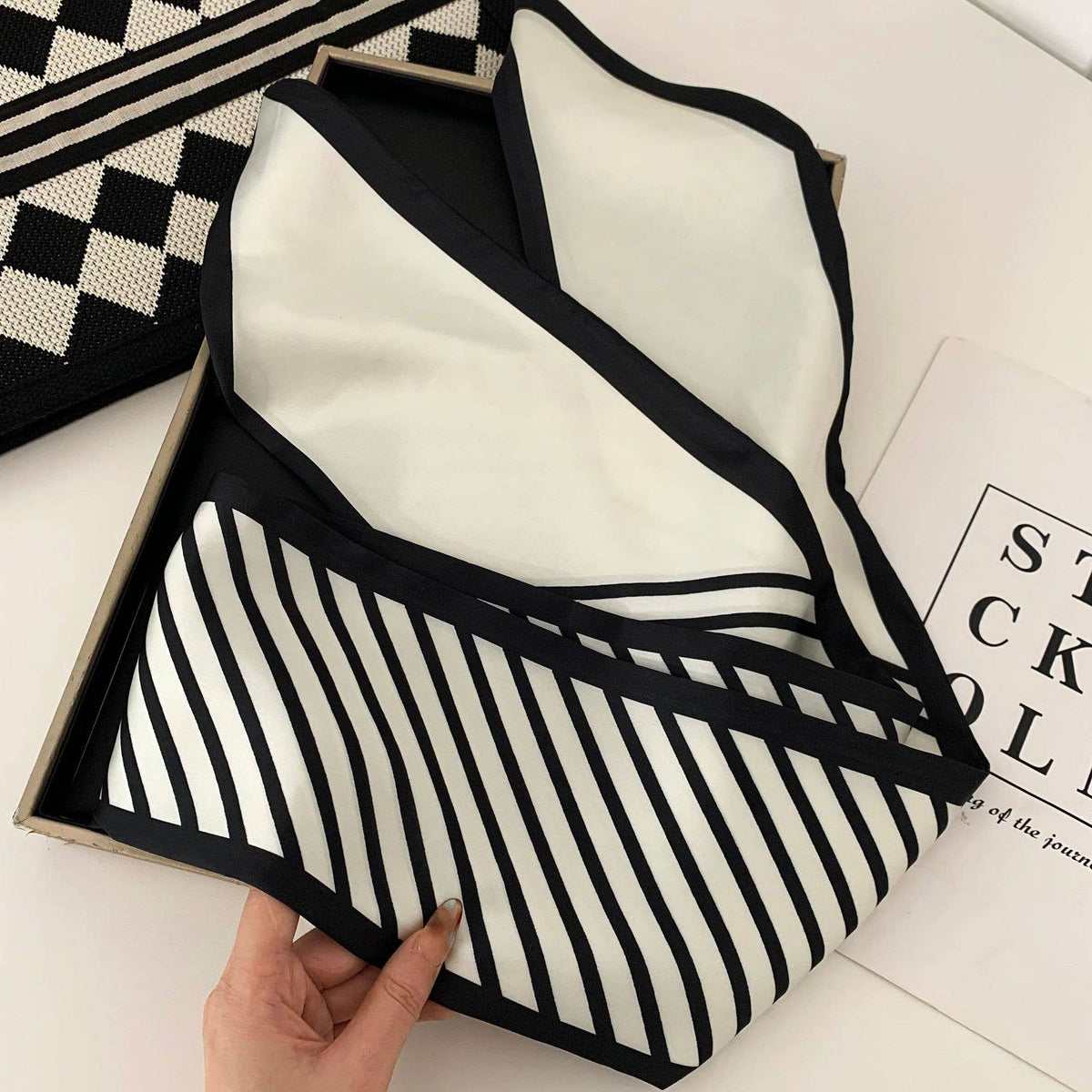 MKS America - Retro Multi-Functional Ribbon Scarf: NO-5 / M