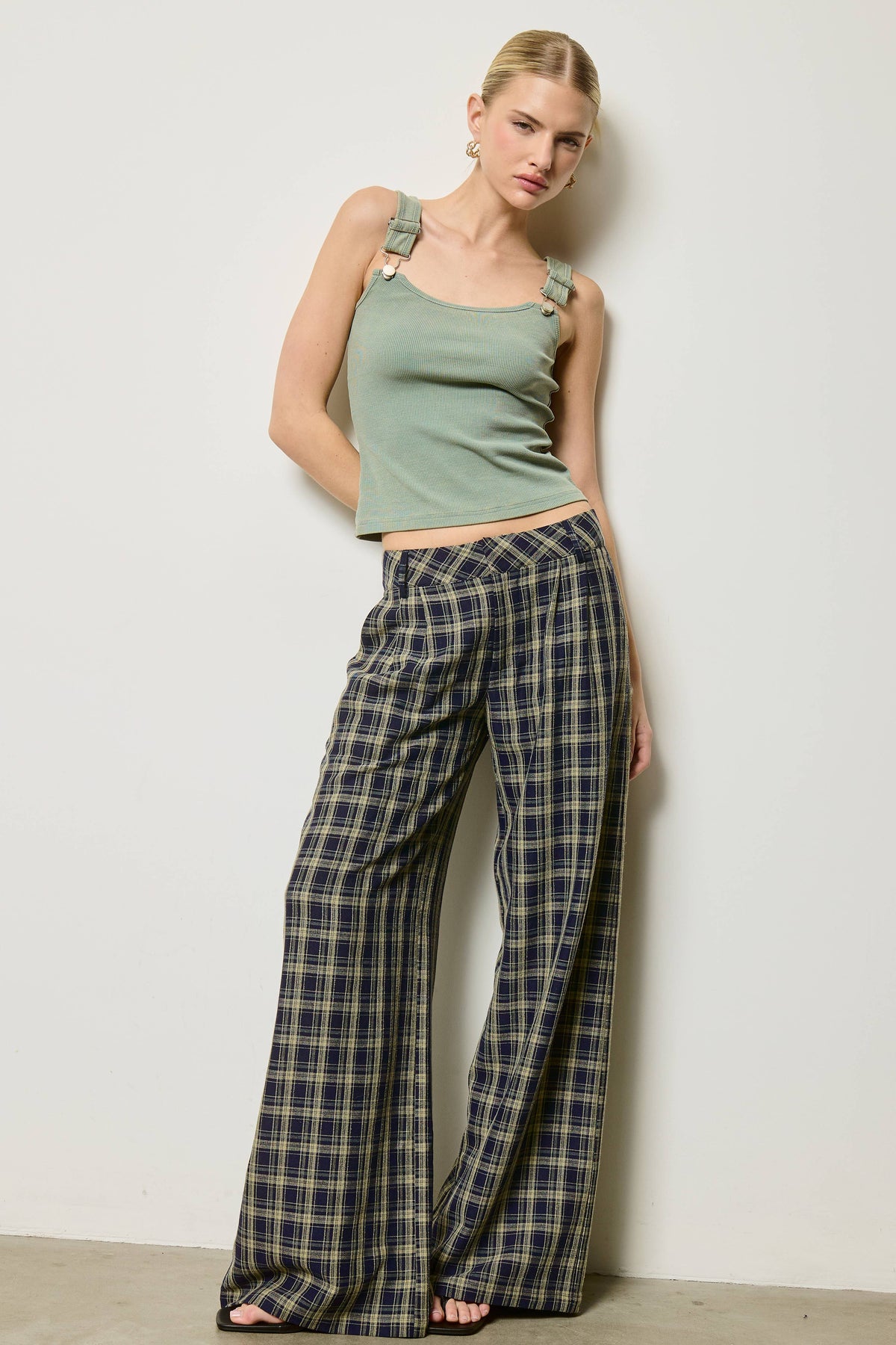 Mimosa - Plaid Pleated Wide Leg Trousers: Navy / L
