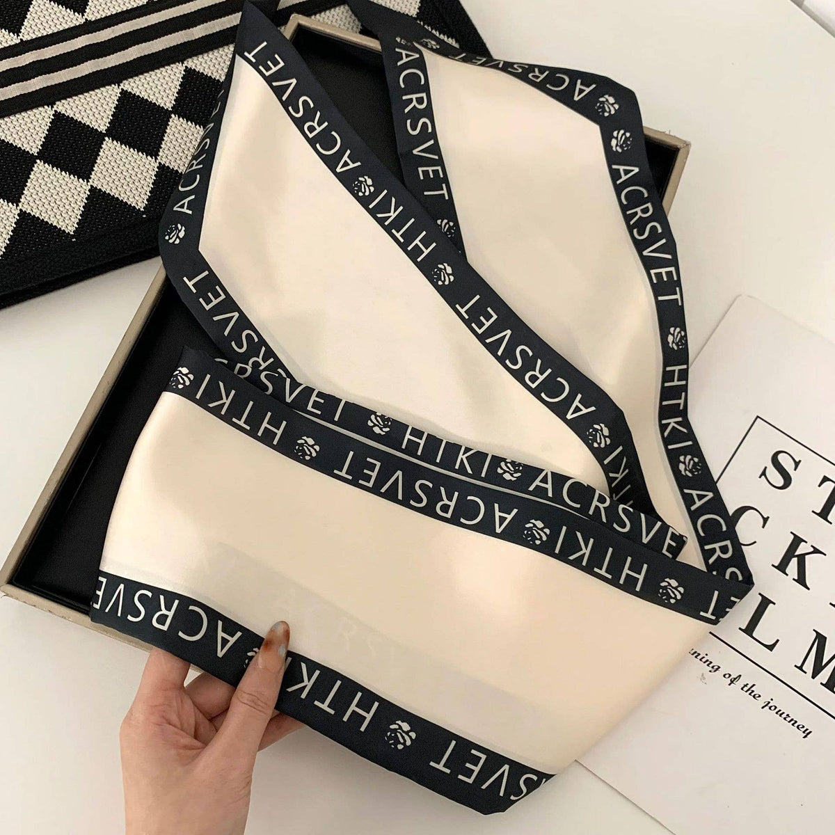 MKS America - Retro Multi-Functional Ribbon Scarf: NO-14 / M
